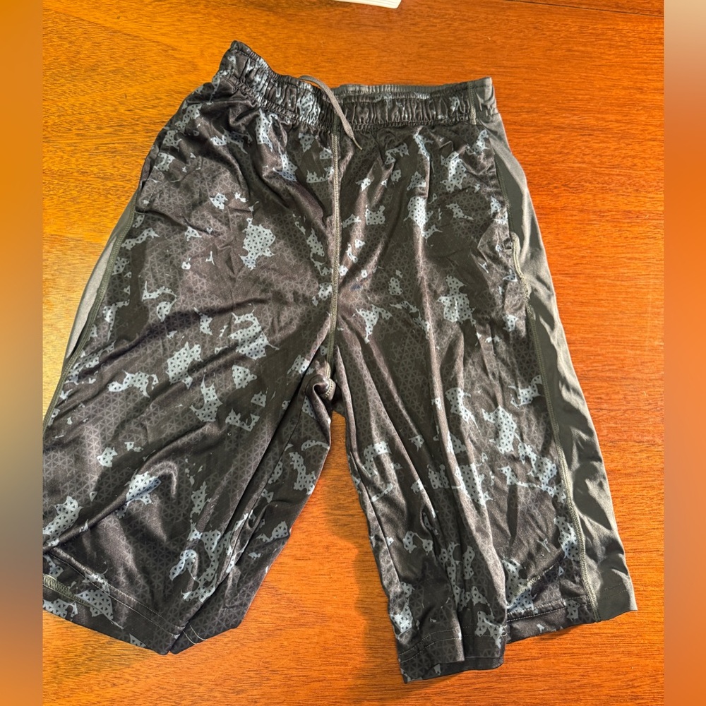Nike Men's Black and Gray Athletic Shorts